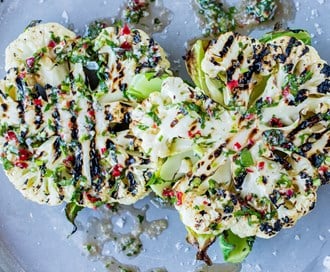 Grillet blomkål med urte- og chiliolje