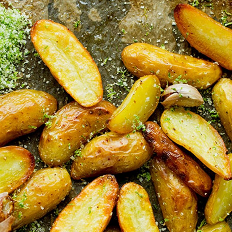 Oppblåste mandelpoteter med limesalt
