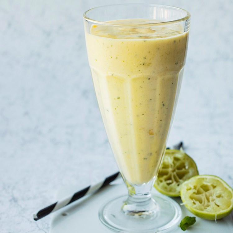 Mango «shake» med ingefær og lime