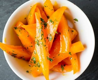 Appelsinkokte gulrøtter