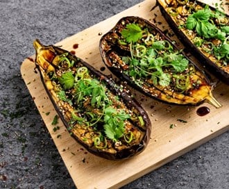 Ovnsbakt aubergine med soyaglaze