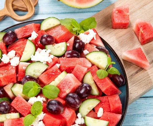 Frisk salat med vannmelon og mynte