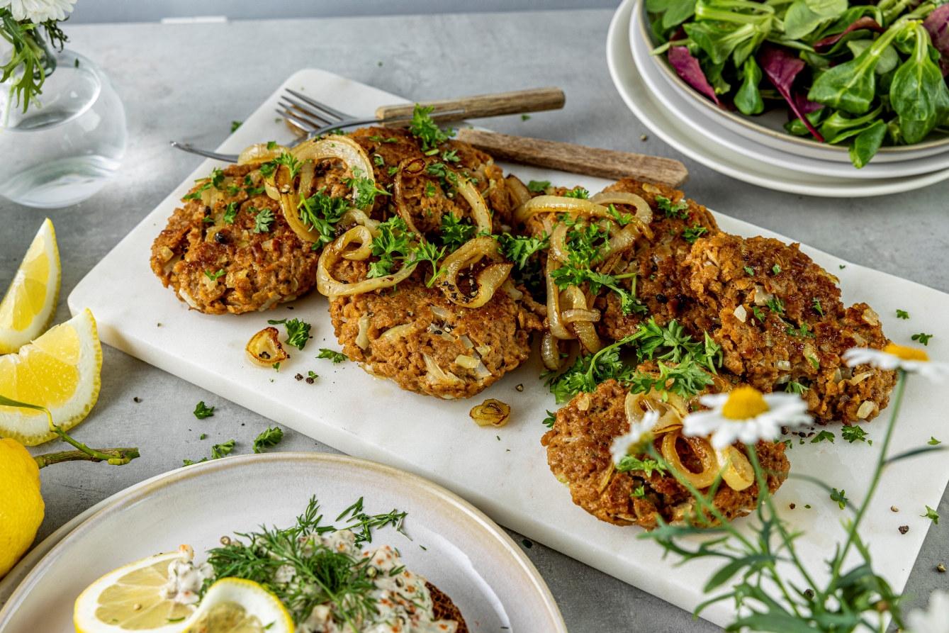 Vegetarkarbonader med karamellisert l&oslash;k