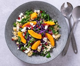 Middagssalat med gresskar, quinoa og grønnkål