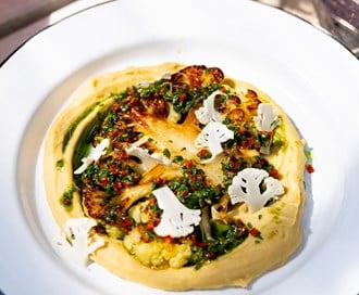 Stekt blomkål med frisk hummus og chimichurri