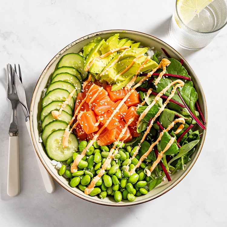MIX i pokebowl med avokado og edamame